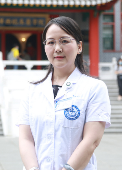 李秋